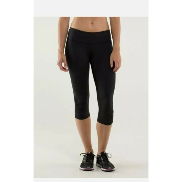 Lululemon 6 Run For Your Life Black Ruched Ruffle Side Back Pocket Crop Leggings - Picture 1 of 11